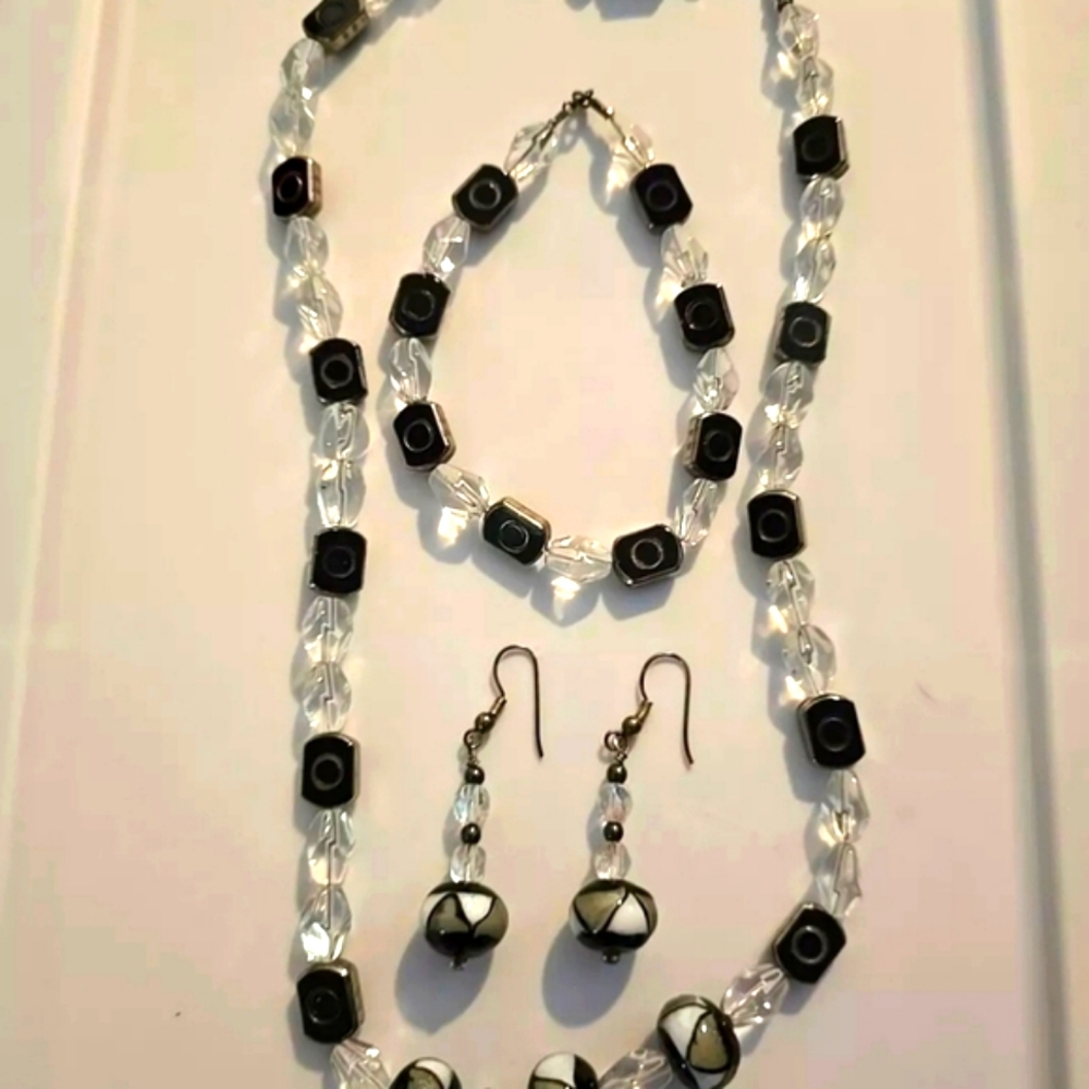 Vintage Art Deco necklace set with earrings and bracelet.